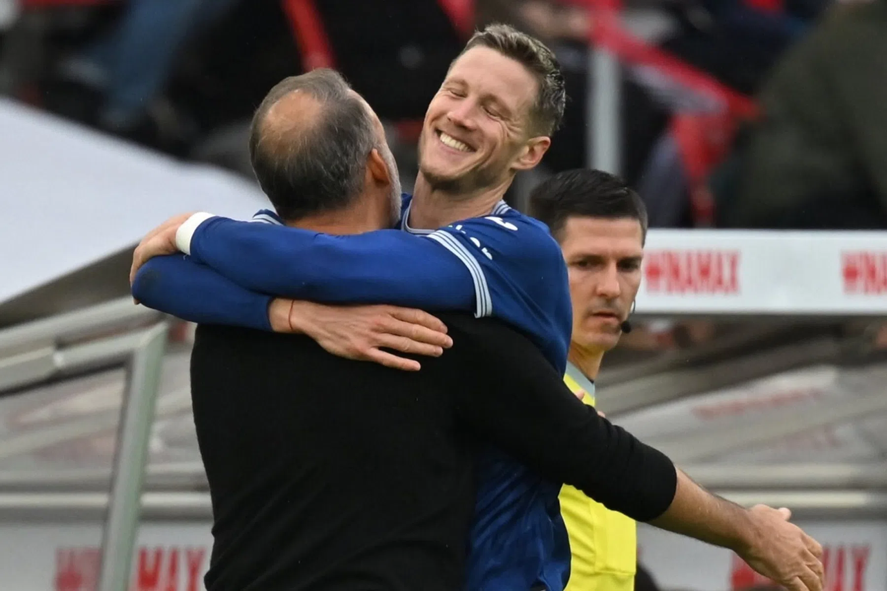 Weghorst bevrijd door eerste goal: 'De trainer belde me vanochtend nog op' 