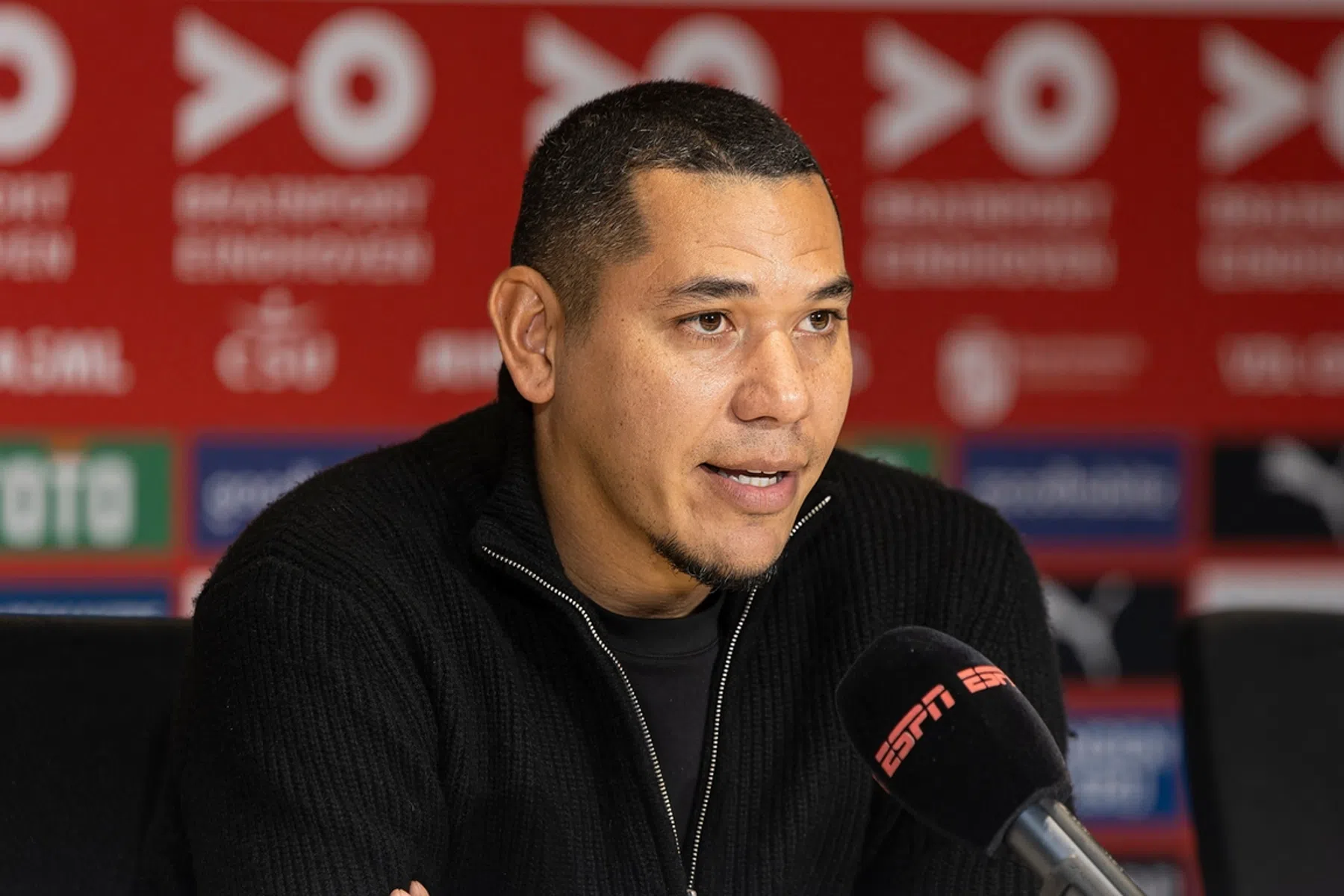 Maduro probeert uit te leggen waar het misgaat bij Ajax