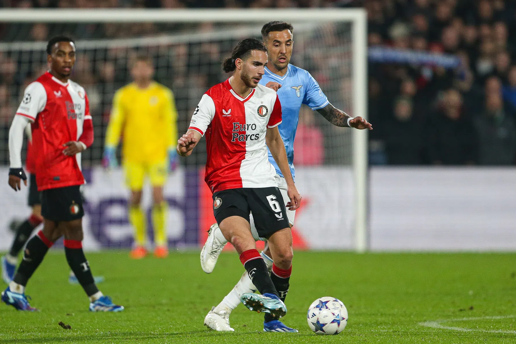 Feyenoord met Zerrouki in de basis tegen FC Twente