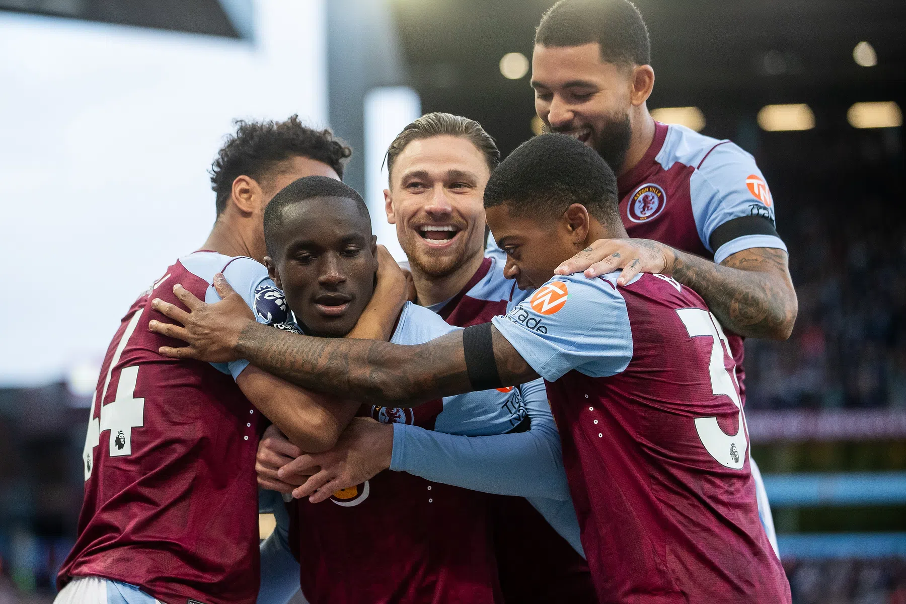 Brighton en Aston Villa geven Nederlandse zegetocht wisselend vervolg