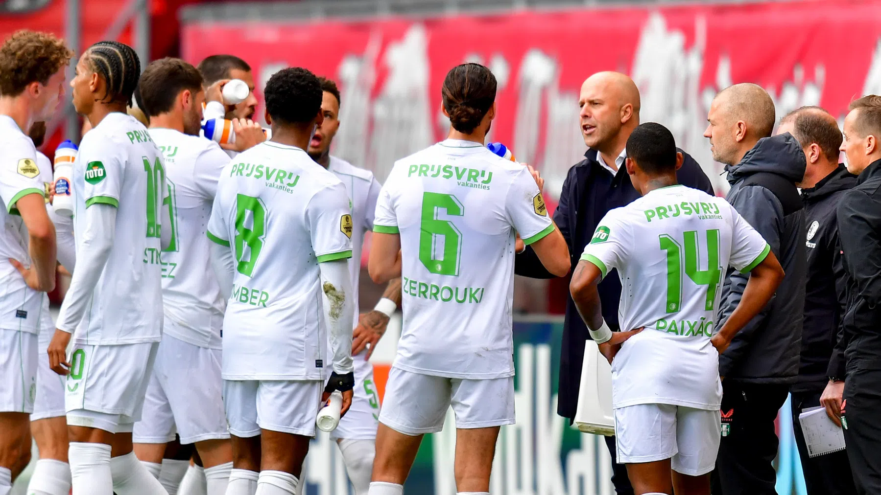 PSV loopt uit op Feyenoord: 'Maar van deze wedstrijden word je beter'