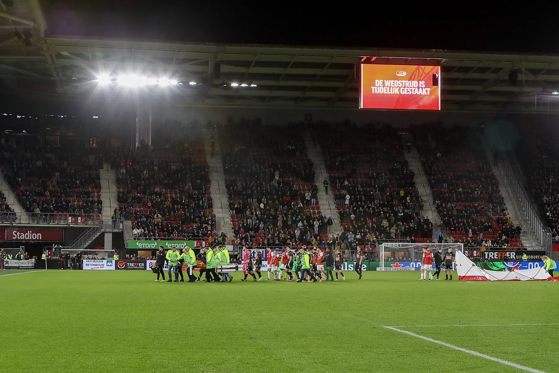 Emotionele Van Schaik: 'Dost wilde nog wat tegen de spelers zeggen'