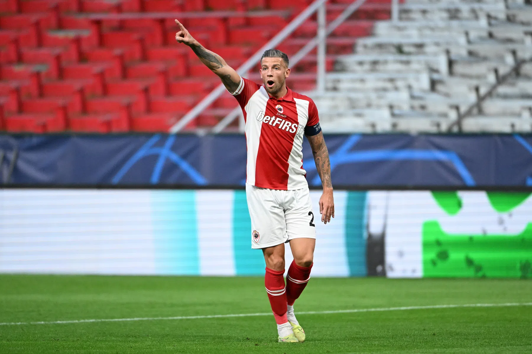 Antwerp en Van Bommel kunnen weer beetje lachen na verplicht bekernummertje