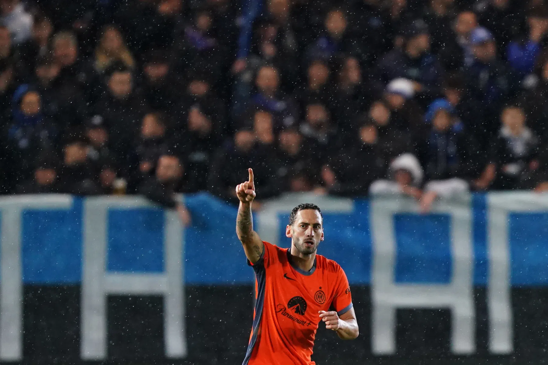 Specialiteit Çalhanoglu zet koploper Inter op het juiste spoor 