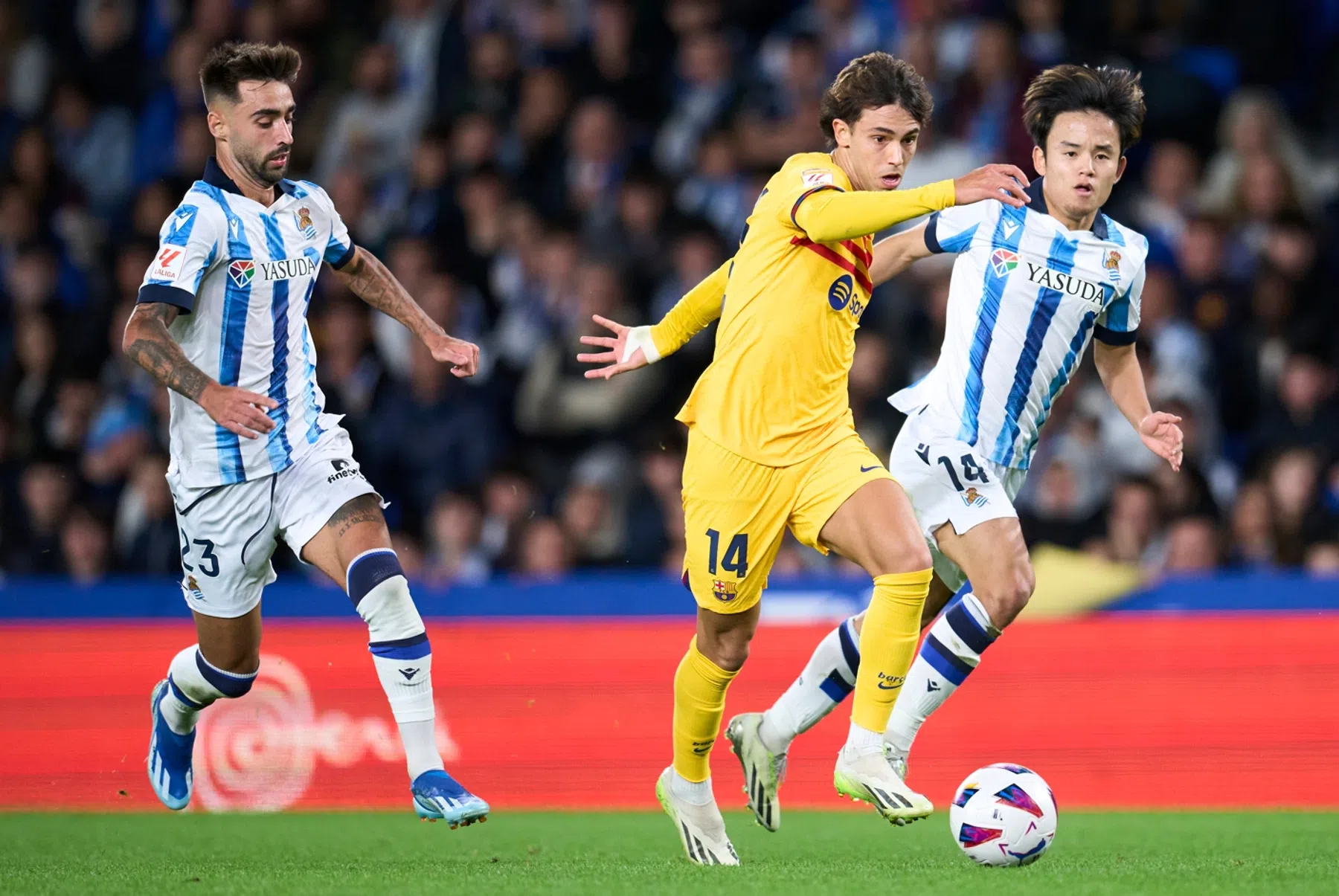 Pover Barça ontsnapt dankzij Ter Stegen en late goal Araújo  bij Sociedad