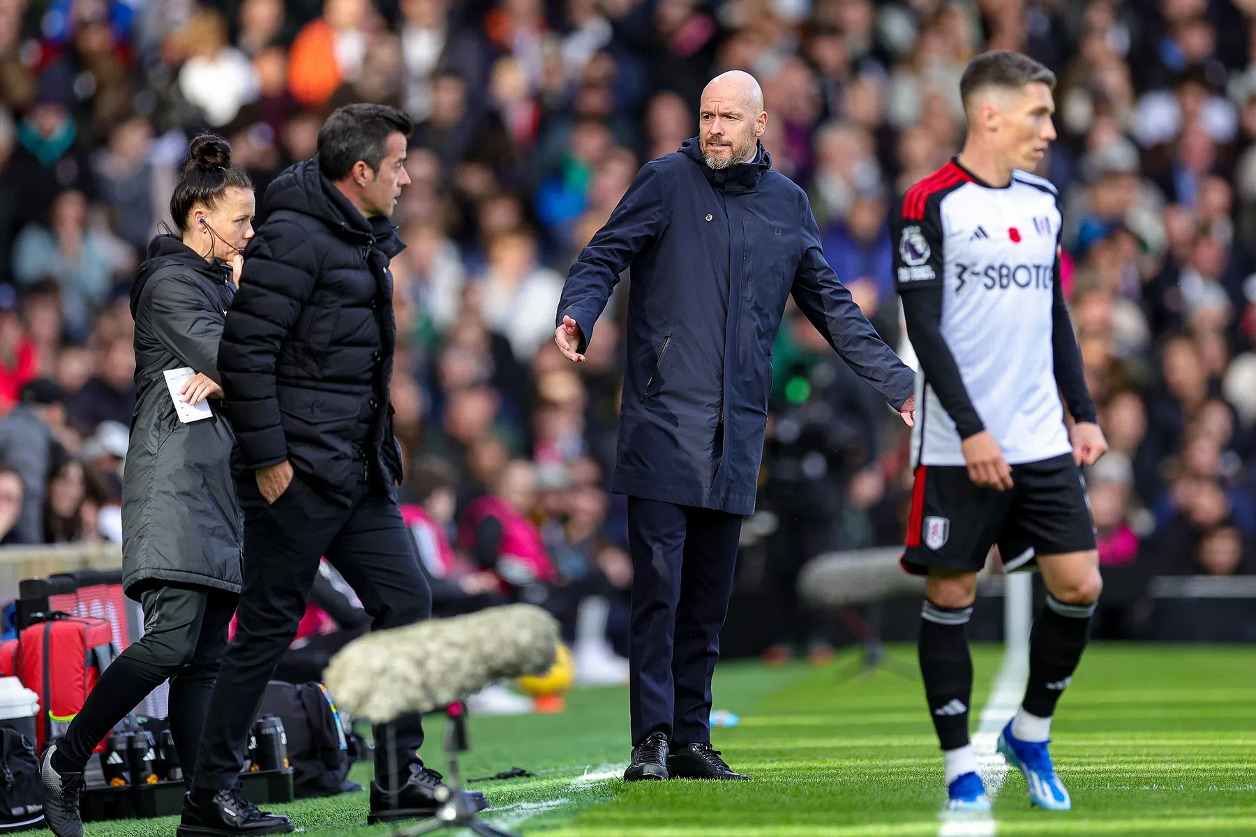 Ten Hag reageert fel op kritiek: 'Hebben we dat vorig seizoen niet gezien?