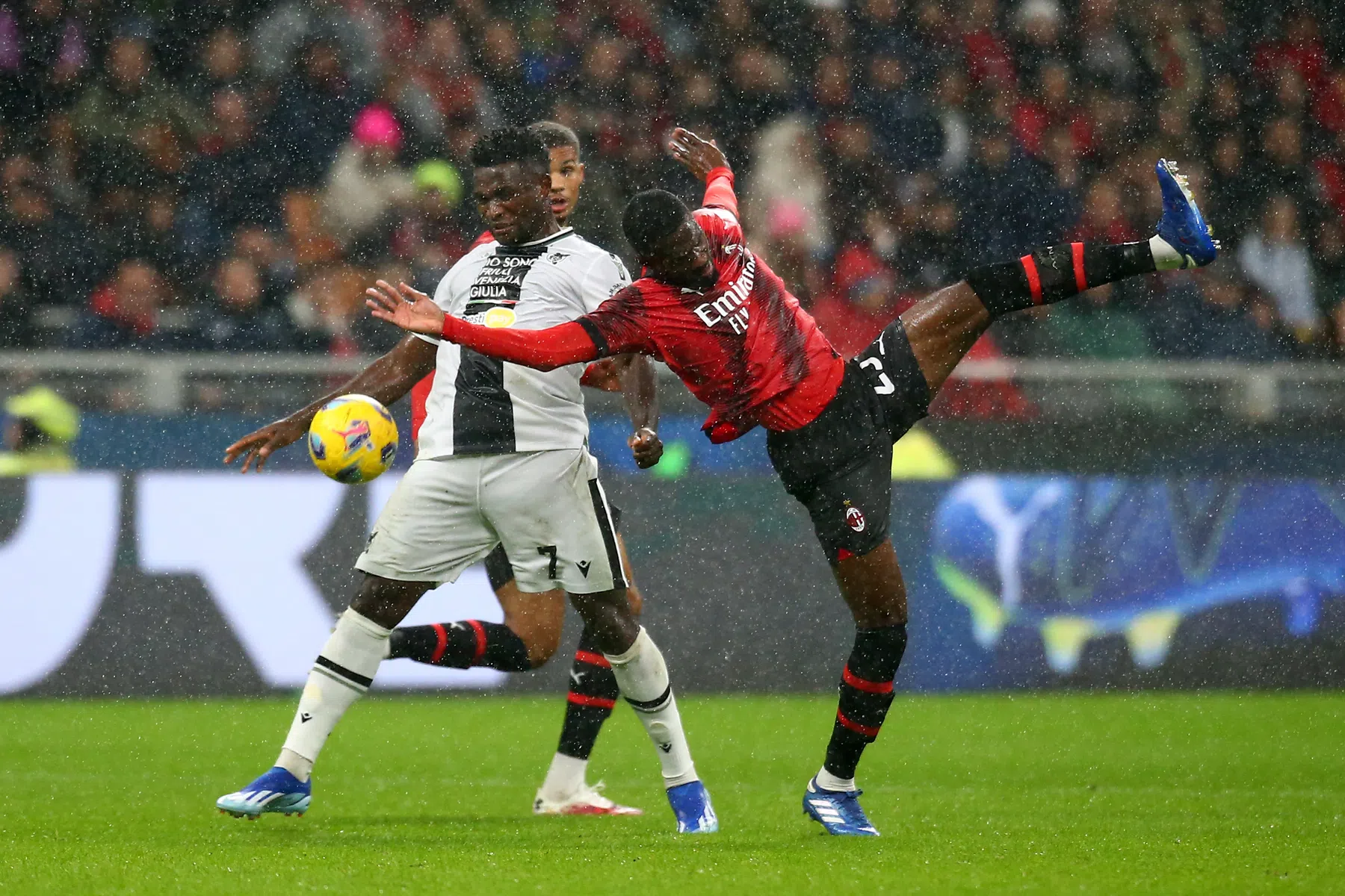 Offday AC Milan helpt remisekoning Udinese aan primeur