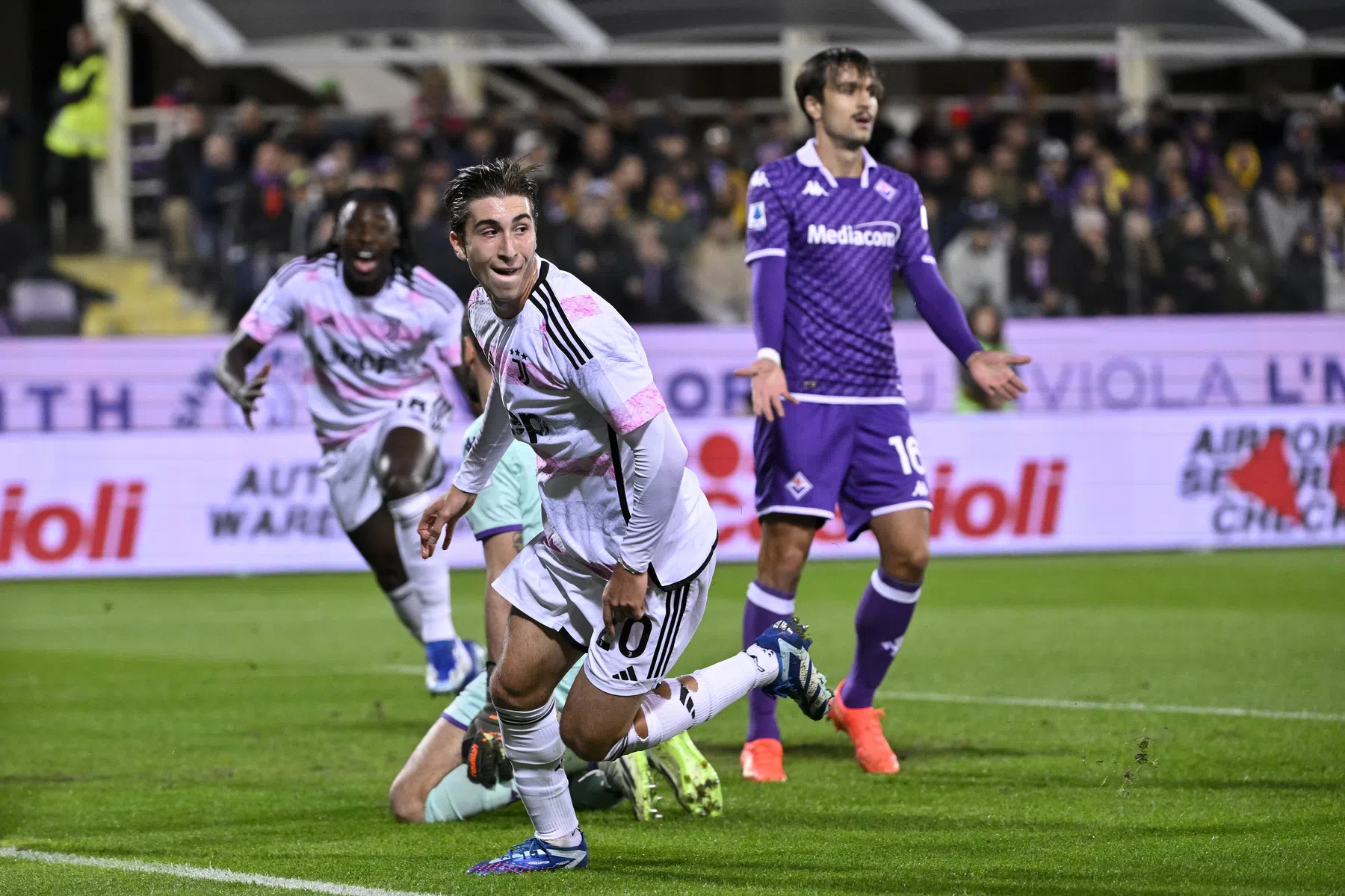 Oerdegelijk Juventus heeft aan één flits voldoende door losse flodders Fiorentina
