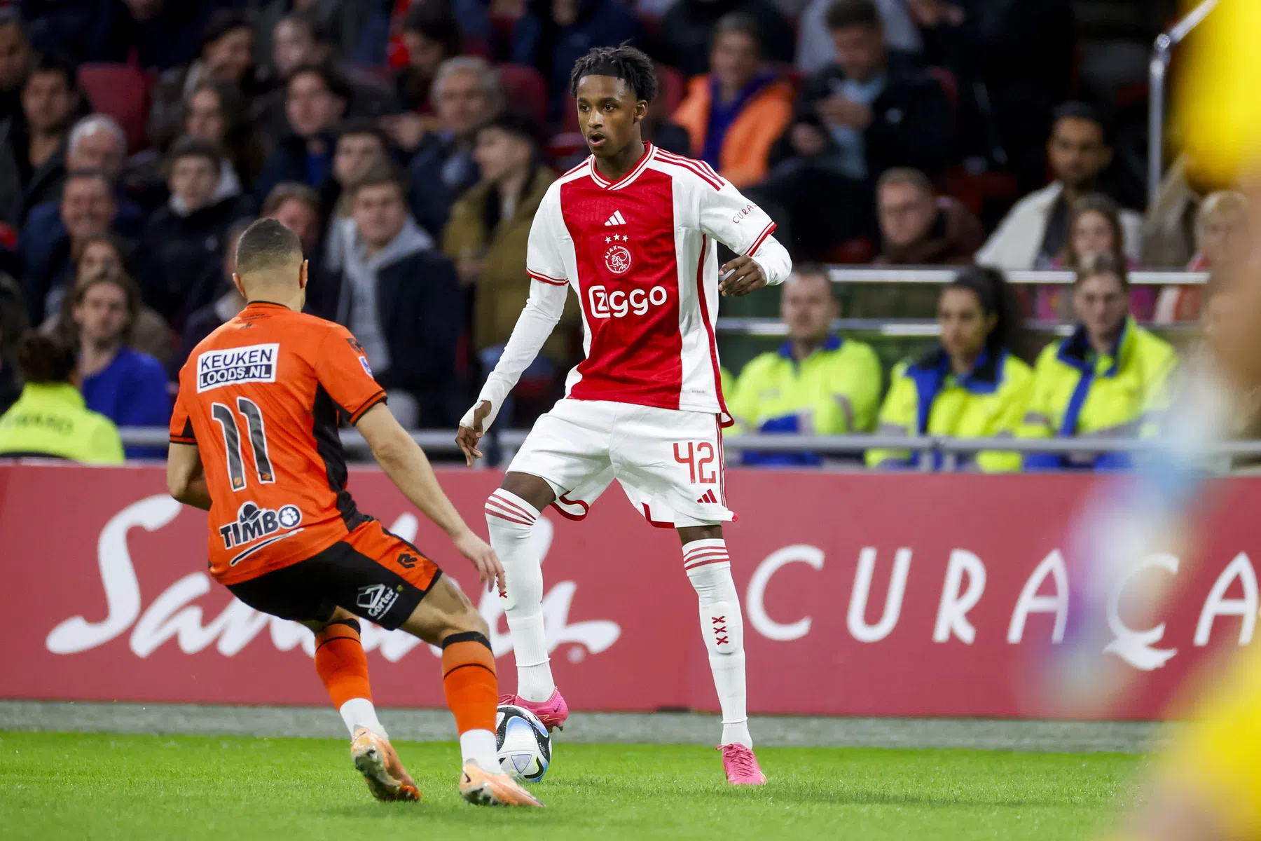 Martha oogst lof na eerste Ajax-optredens: 'Doet denken aan jonge Malacia'