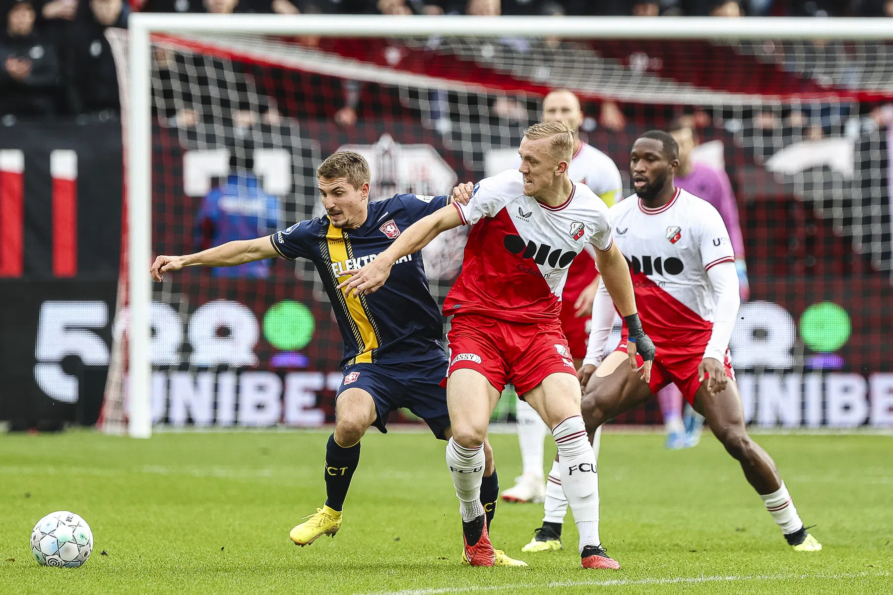 Tiental Twente komt goed weg op bezoek bij Utrecht