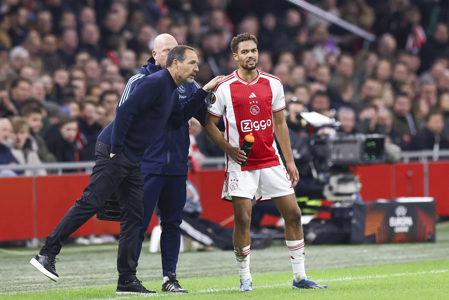 Rensch legt uit wat Van 't Schip van hem verlangde in speciale rol