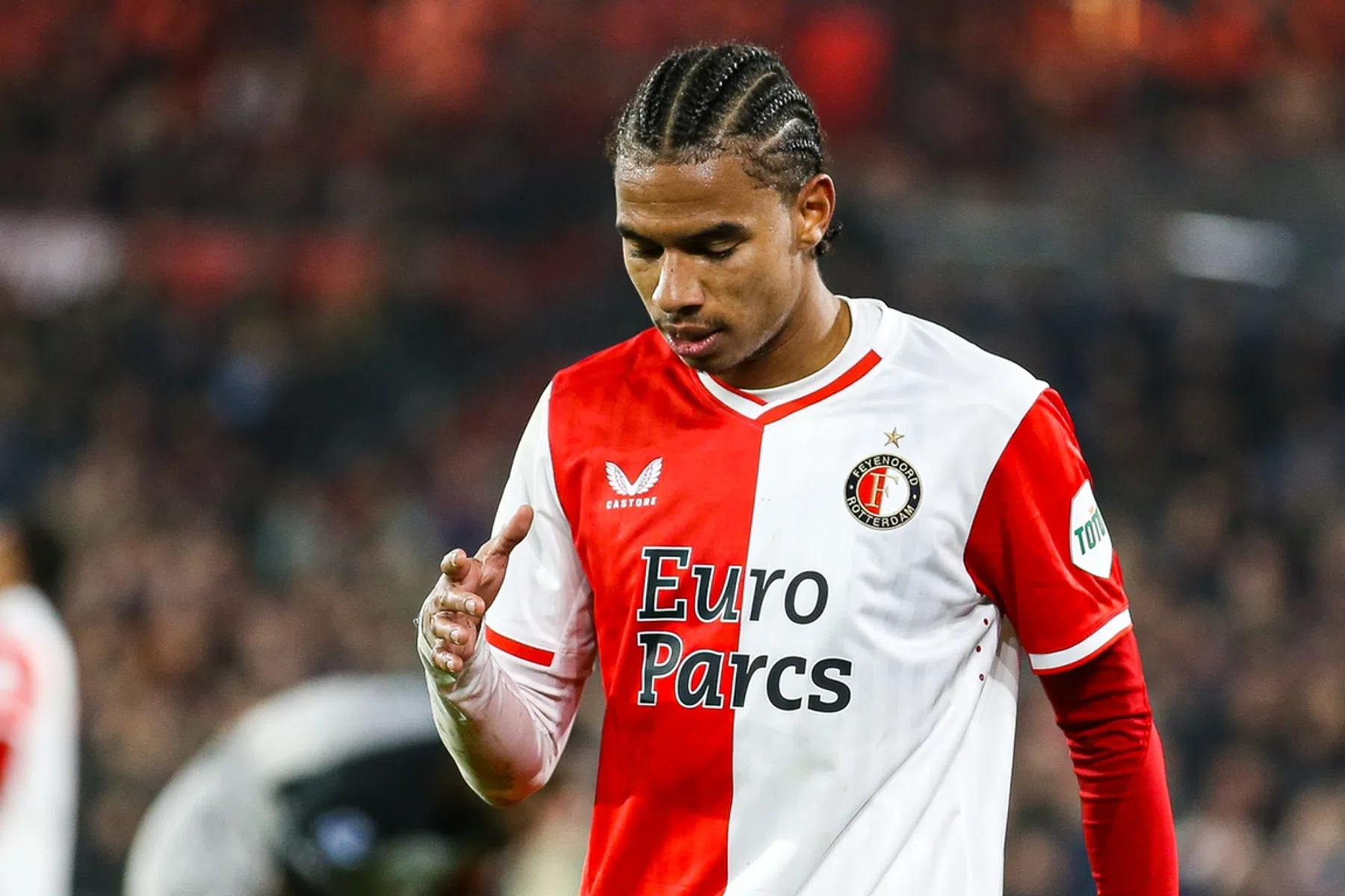 Stengs slappe hap en Jahanbakhsh aandoenlijk: kritiek op winnend Feyenoord