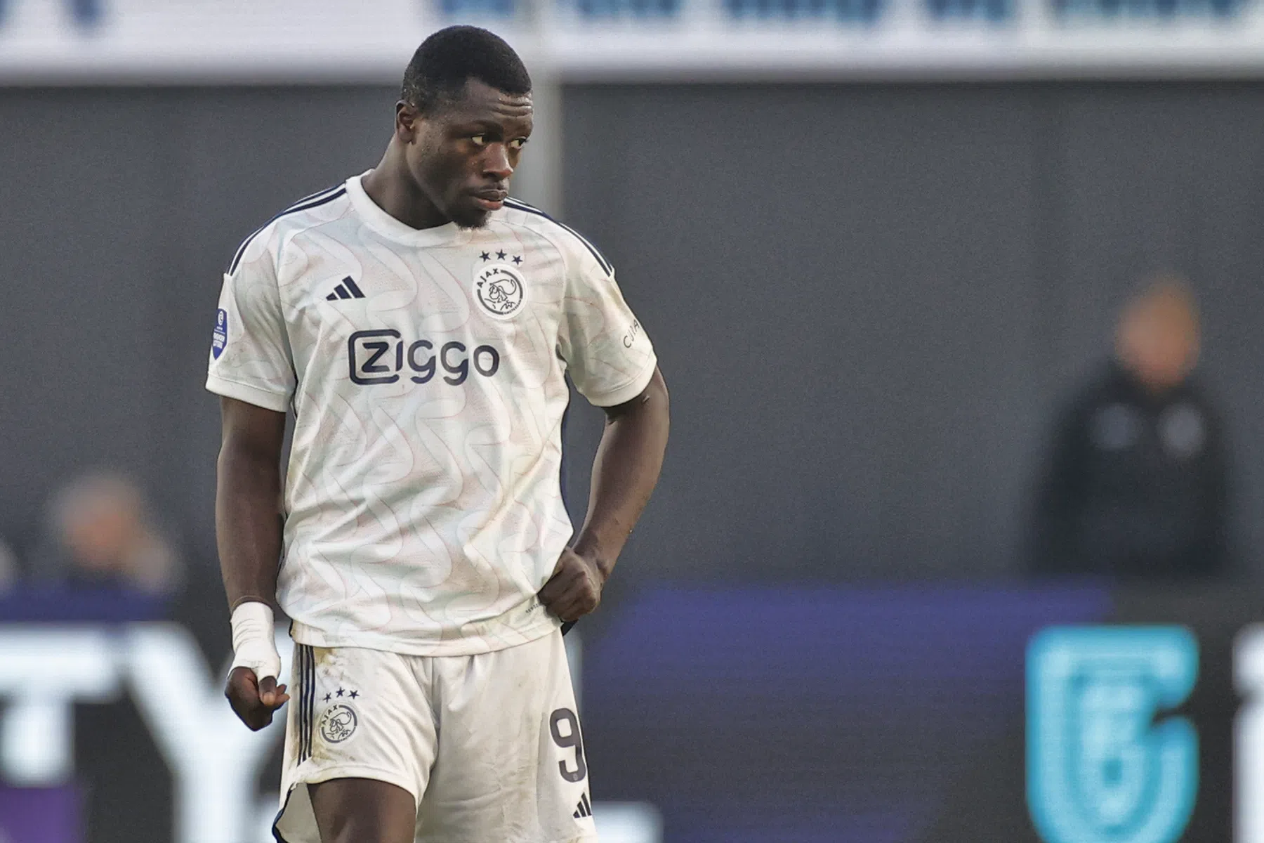 Van Hanegem juicht openlijke kritiek van Koeman op Brobbey juist toe