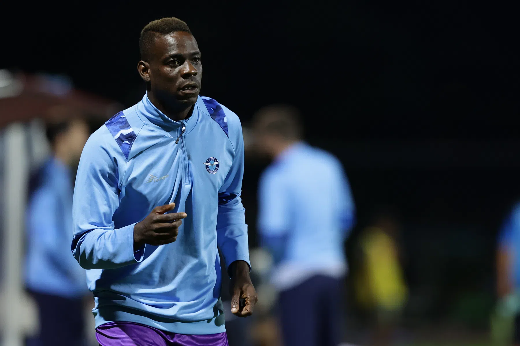 Stuntcoach Kluivert krijgt slecht nieuws en is Balotelli maanden kwijt