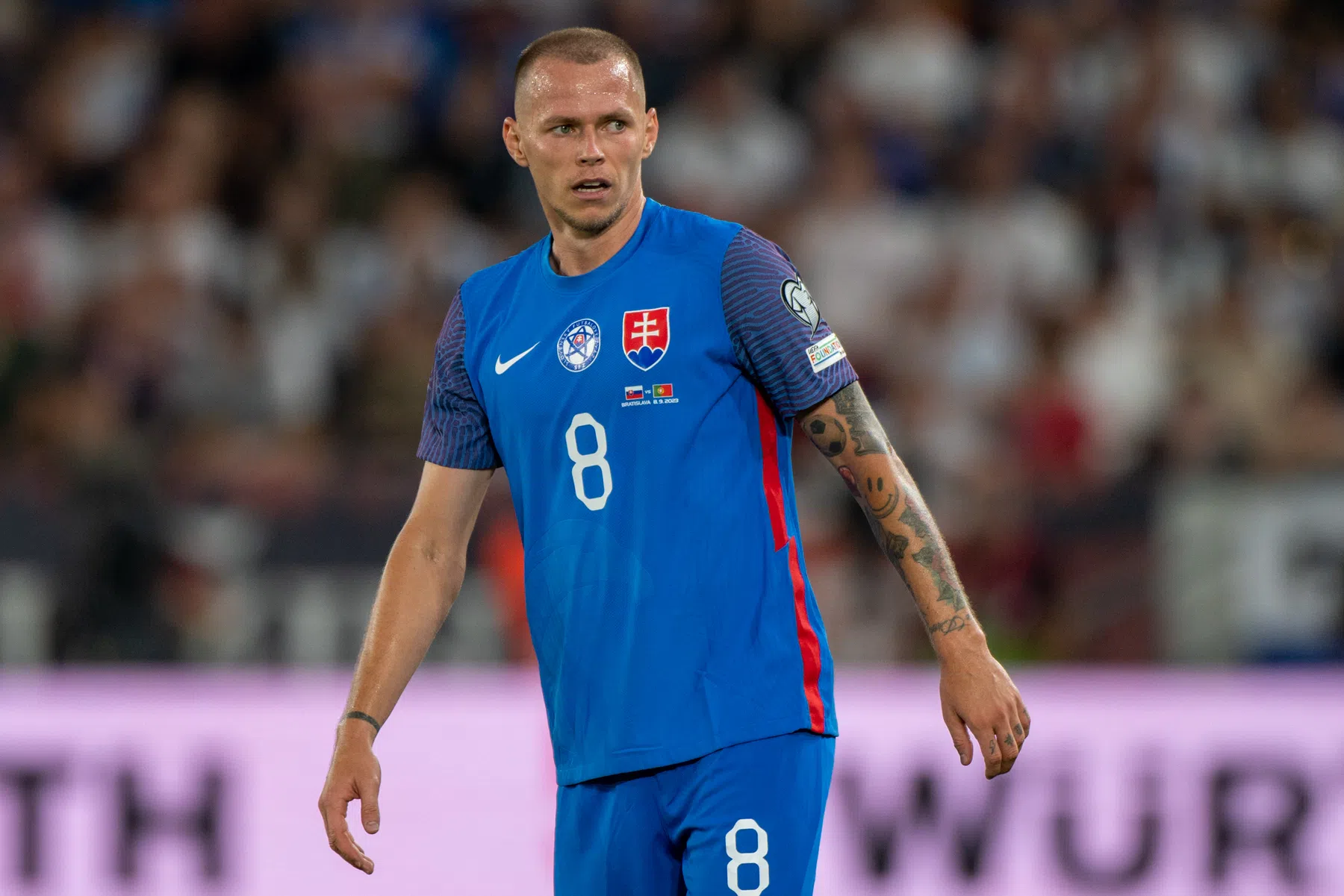 Hancko viert feest met Slowakije, Rodrigues (ex-Telstar) beul van Bosnië