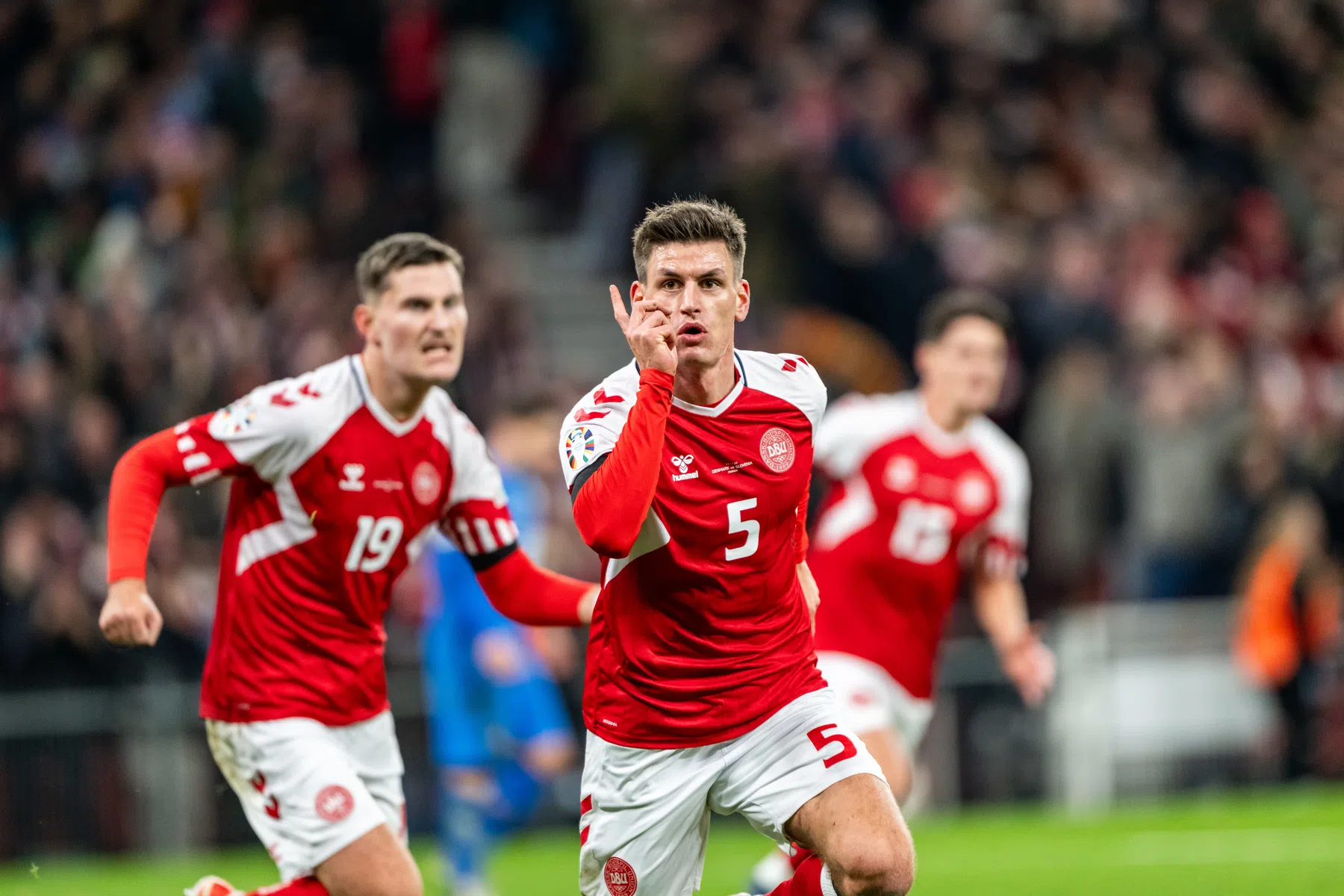 Denemarken grijpt EK-ticket, Polen laat het liggen