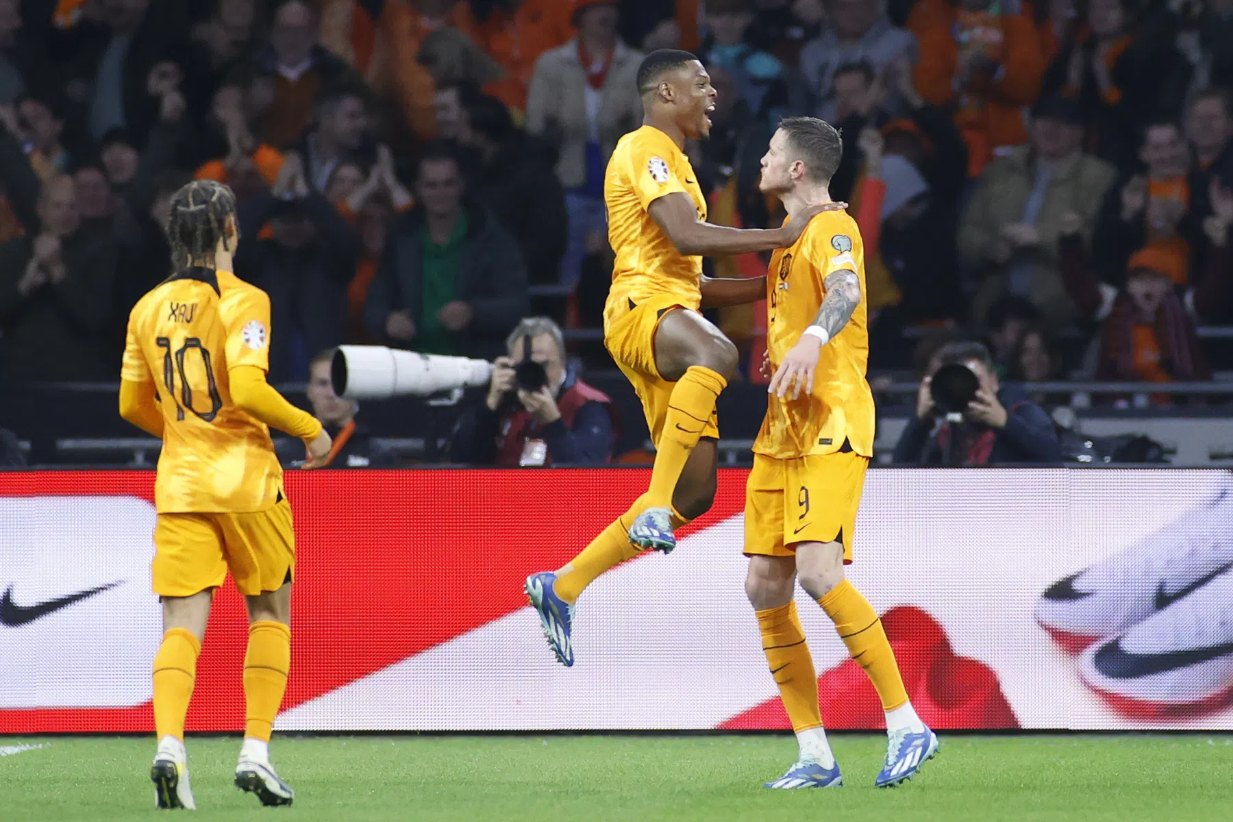 Oranje plaatst zich na zuinige zege voor EK in Duitsland