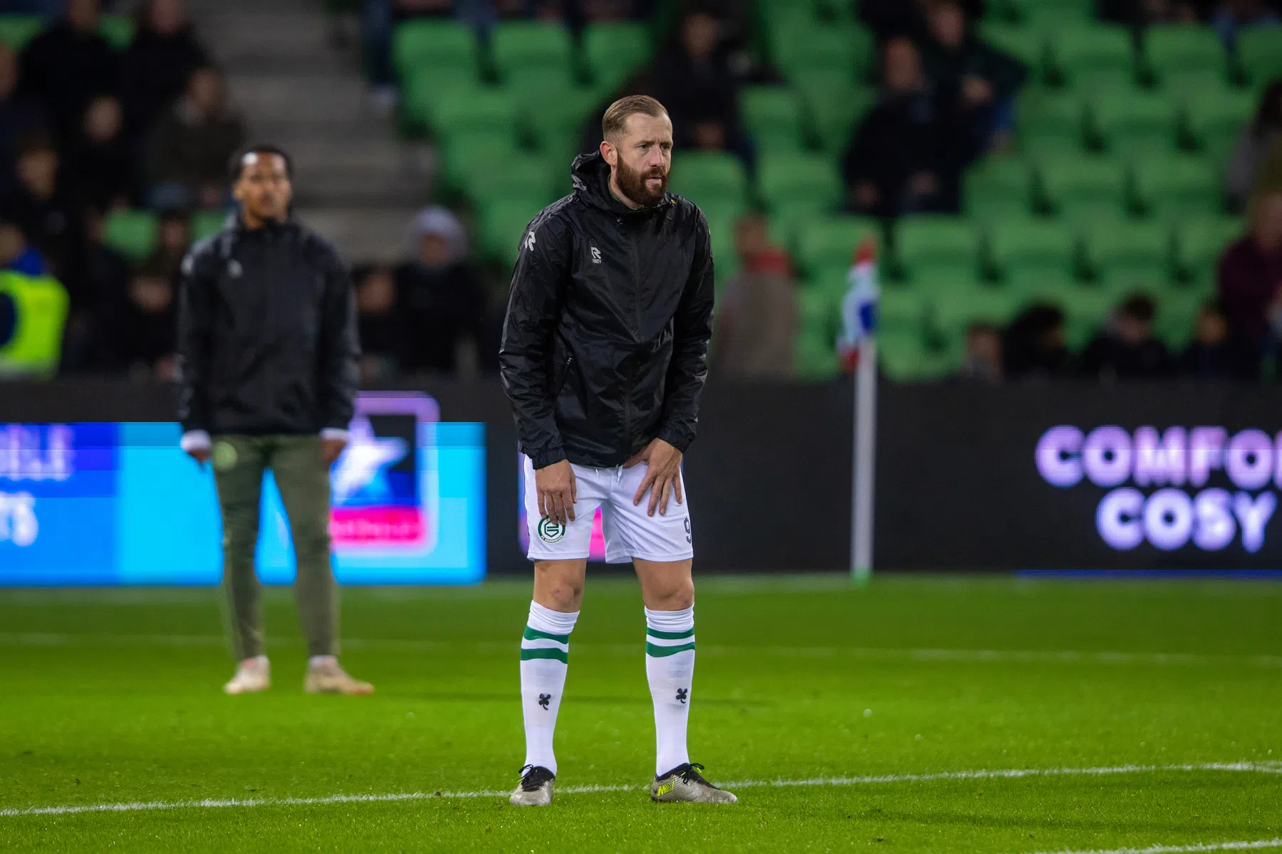 Van Veen weerspreekt vertrekwens bij Groningen: 'Clickbait is belangrijker'