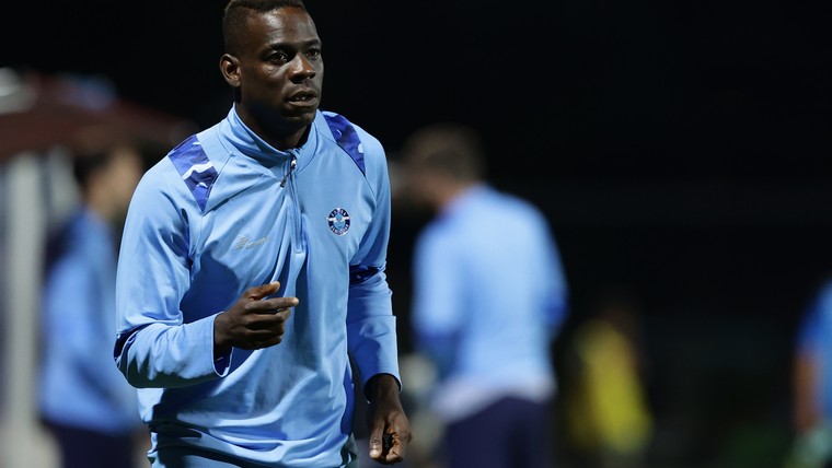 Balotelli weigert blaastest en hekelt media na crash: 'Ophef om niets'