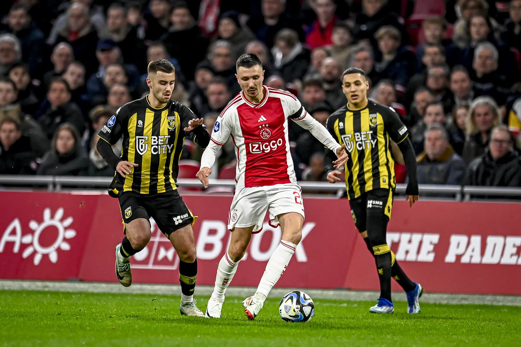 Lof voor Ajax: Berghuisiaanse dingen en de wederopstanding van Taylor