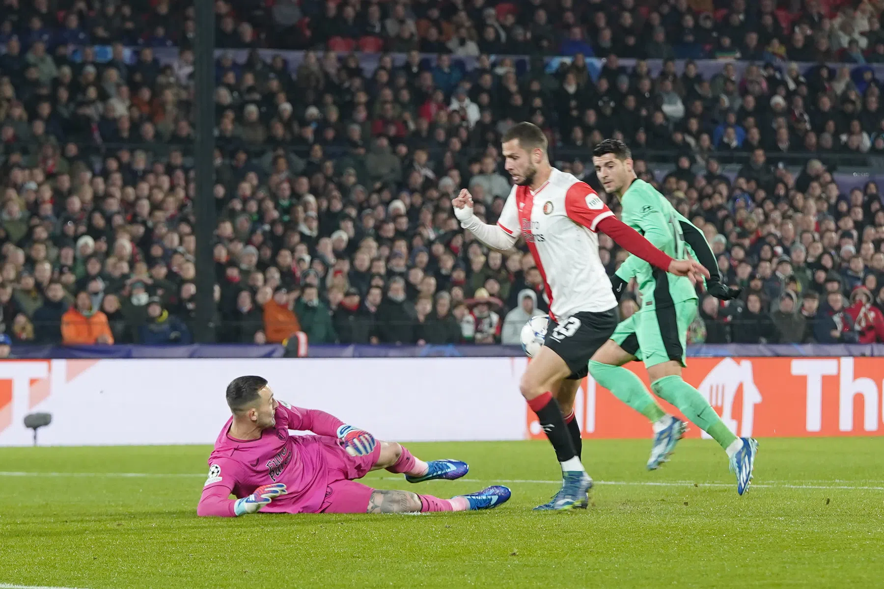 Bijlow deelt grootste les voor Feyenoord na CL-uitschakeling