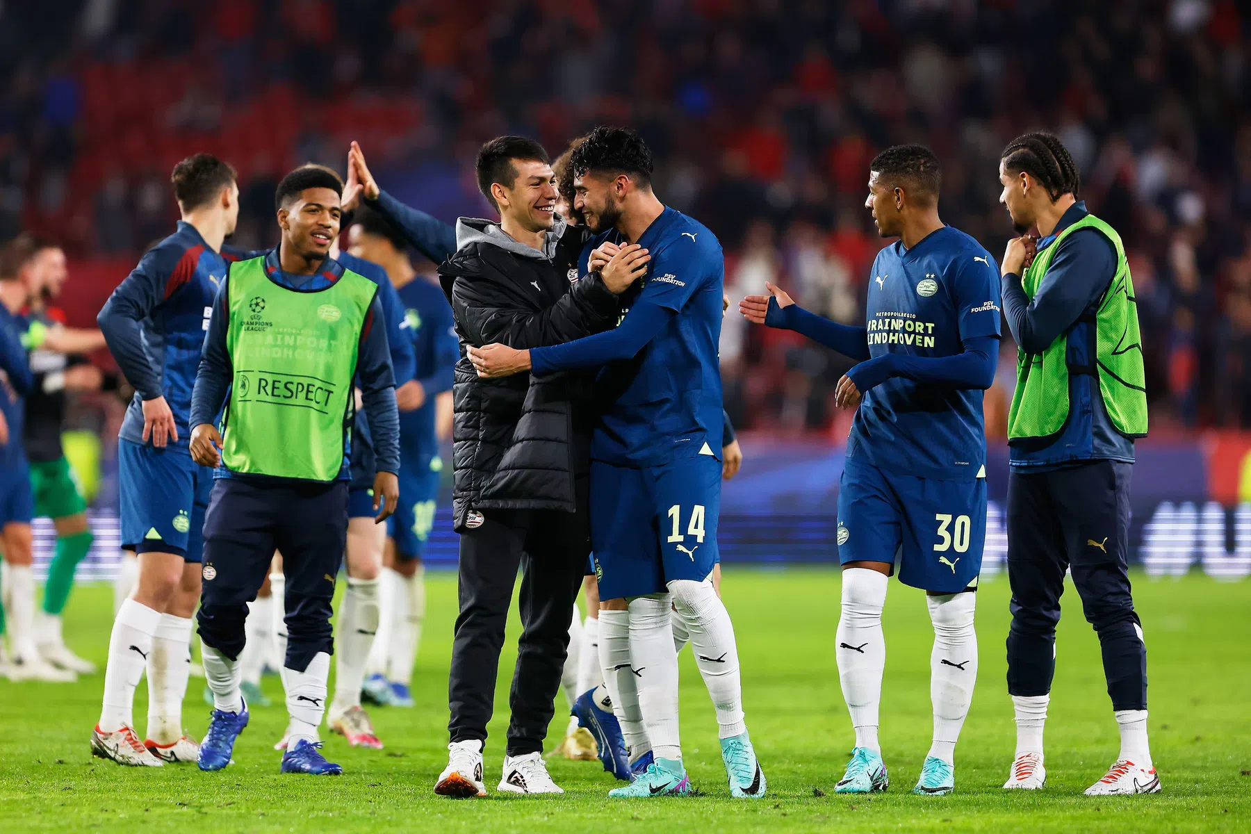 Bosz blikt uitgebreid terug op PSV-comeback: 'Bizarre en historische avond'