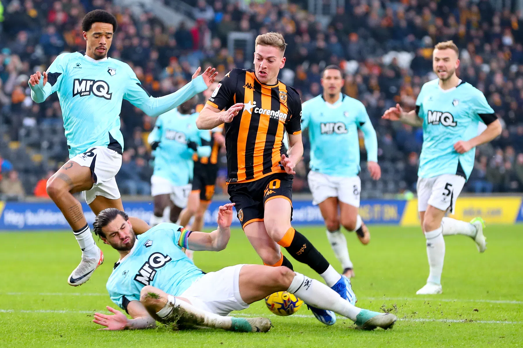 Matchwinner Hoedt scoort vanaf meer dan veertig meter