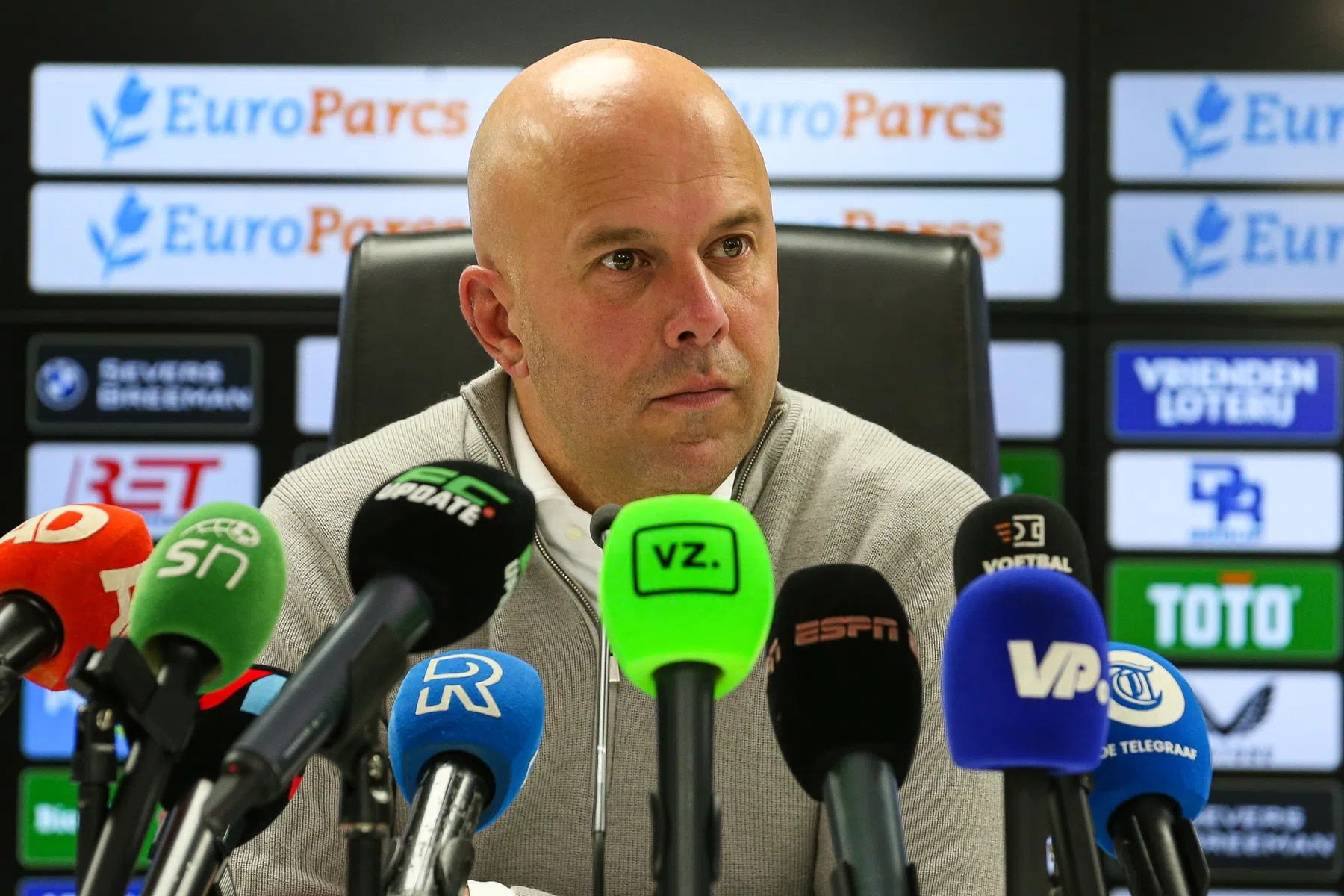 Slot zet vleugelspelers op scherp: 'Hopen dat ze naar dat niveau toegroeien'
