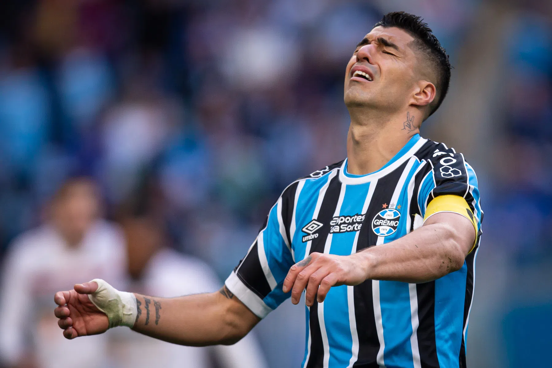 Suárez laat toekomst open bij emotioneel afscheid van Grêmio