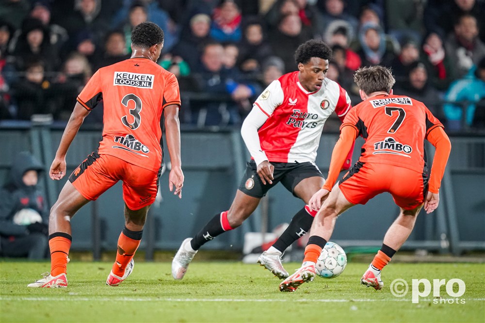Parkeer de bus 2.0: Volendam met extreem laag balbezit tegen Feyenoord