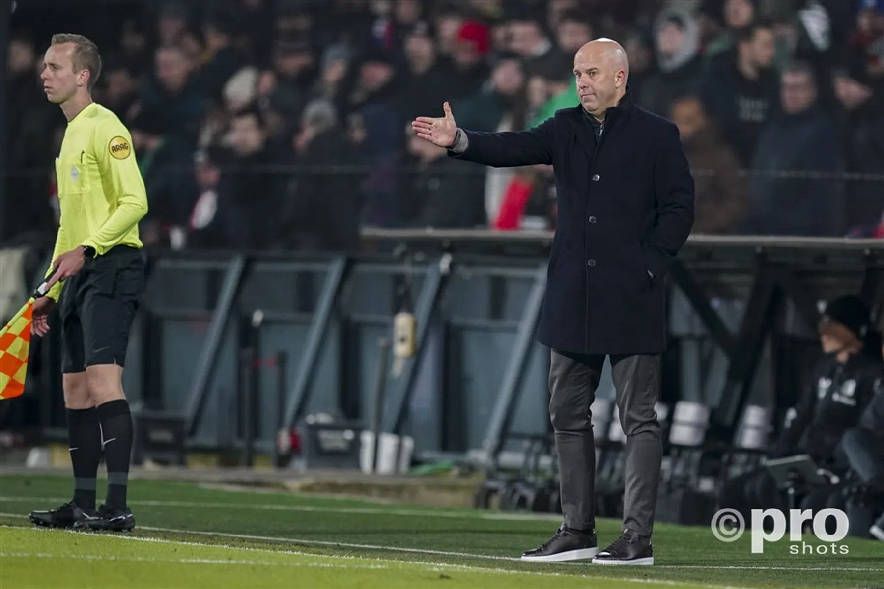 Feyenoord zwijnt: 'Interessant om te zien hoe Slot met mindere fase omgaat'
