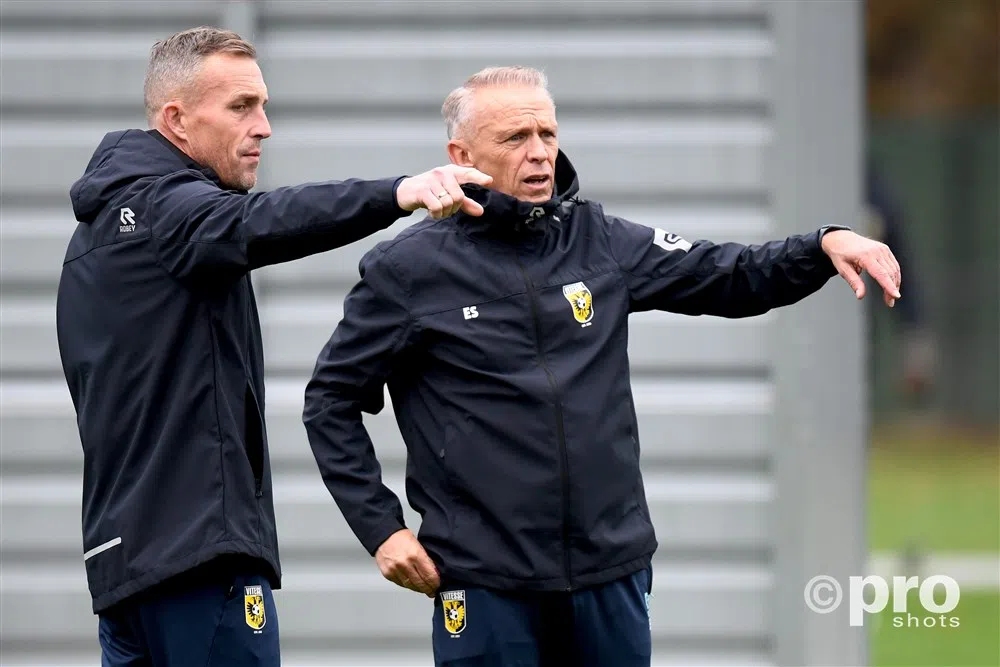 Vitesse mist acht spelers in cruciale wedstrijd: 'De druk neemt toe'