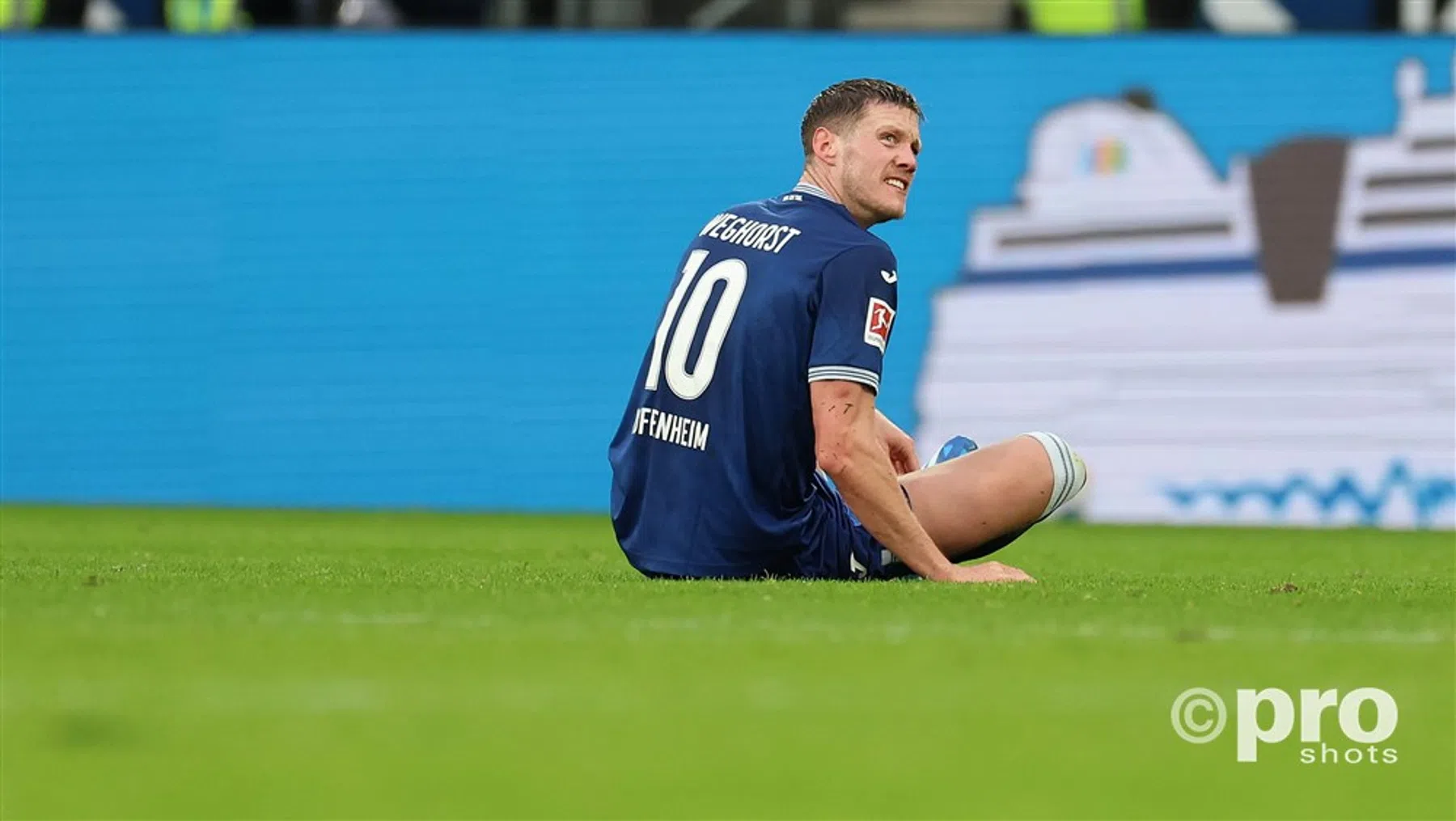 Zure avond voor Weghorst bij zege Hoffenheim