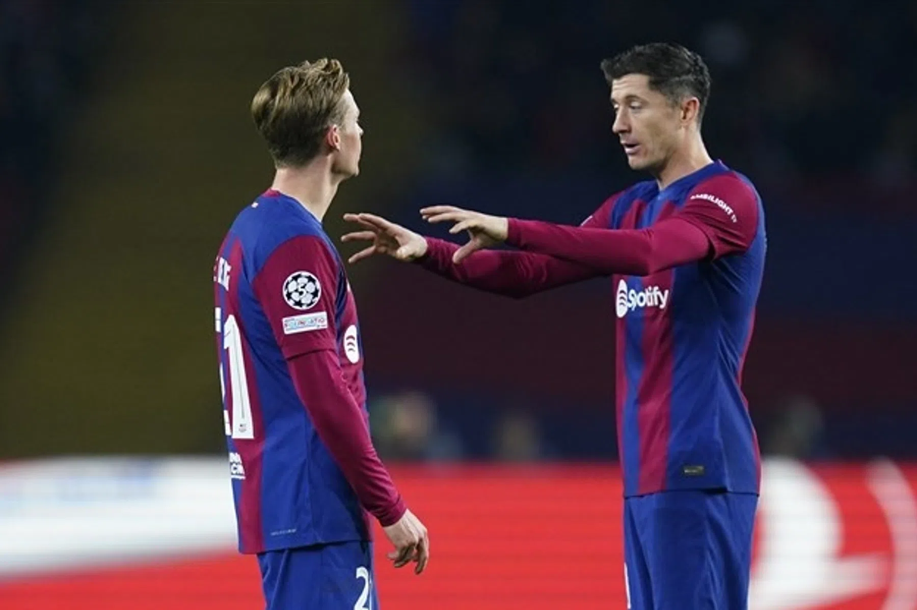 Xavi spaart Frenkie de Jong en drie andere steunpilaren in CL-duel met Antwerp