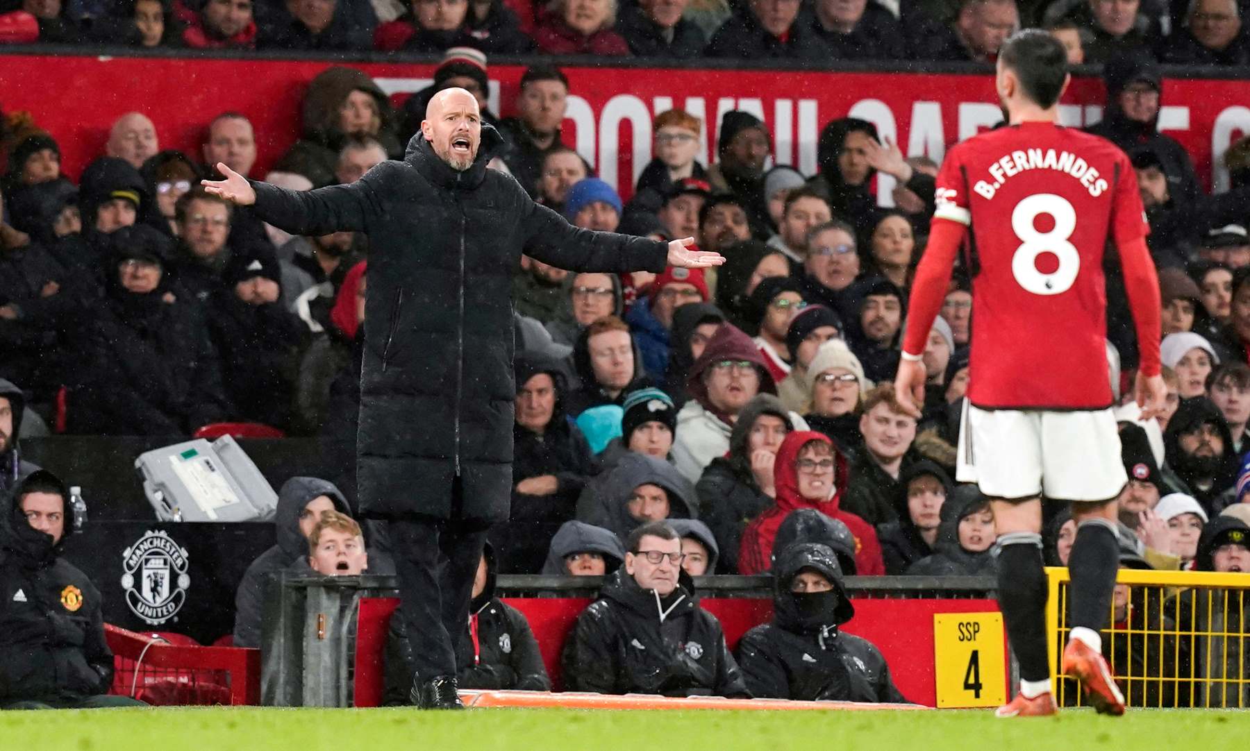 'Erik ten Hag is de eerste die zijn schouders ophaalt over de achtbaan'