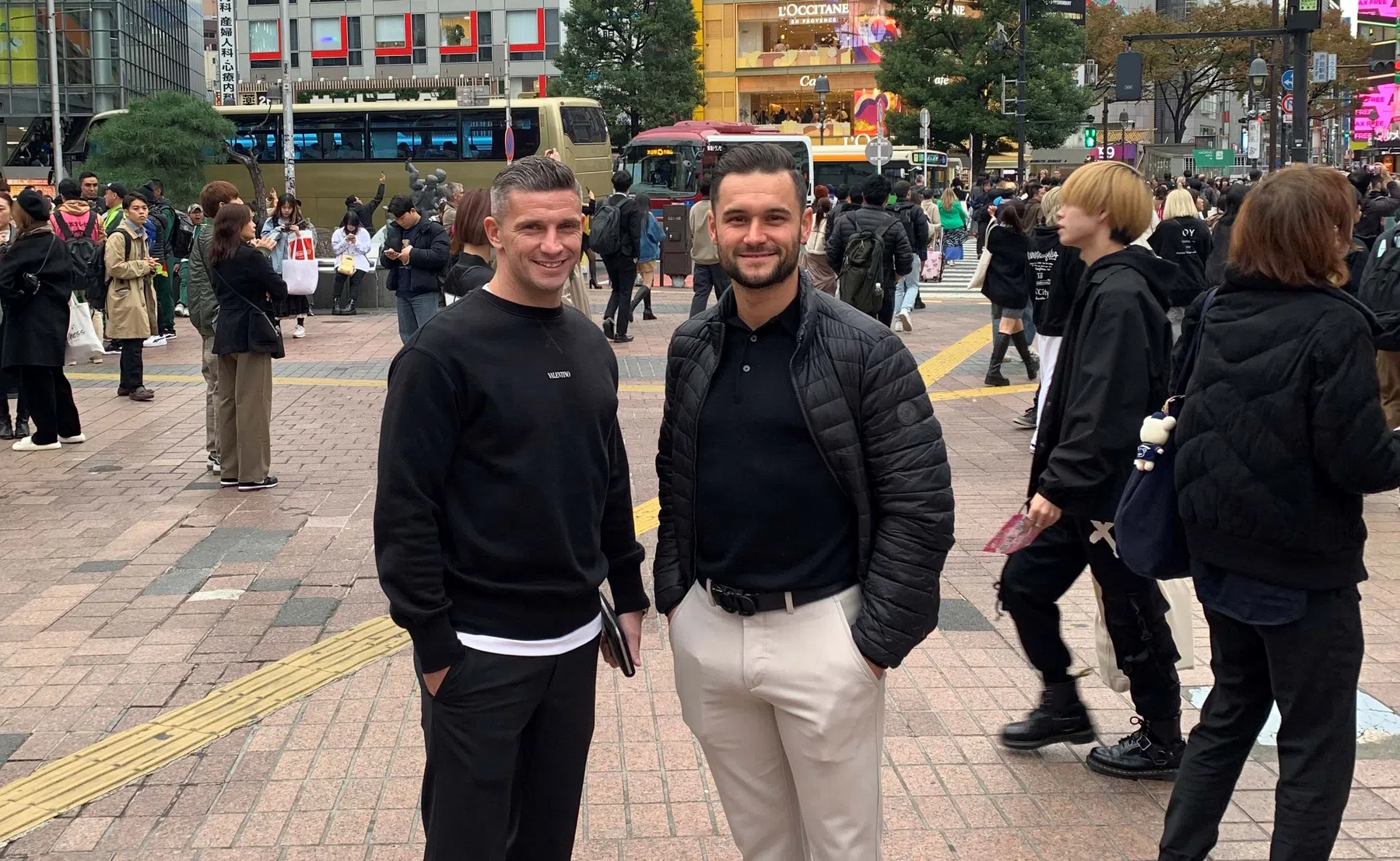 Knabbel en Babbel in Tokyo: Bryan Linssen en Alex Schalk, big in Japan
