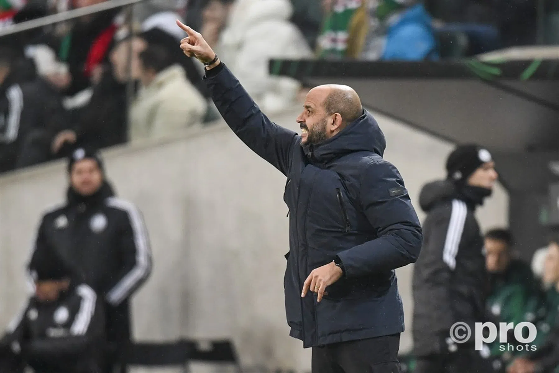 Jansen baalt van discutabele rode kaart Martins Indi: 'Dat is frustrerend'