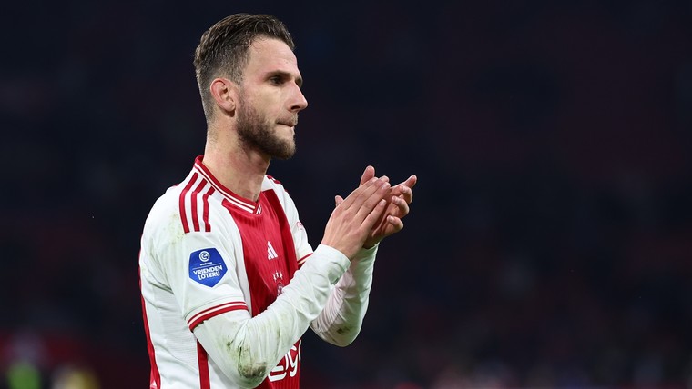 Van den Boomen maandag weer op het veld bij Ajax