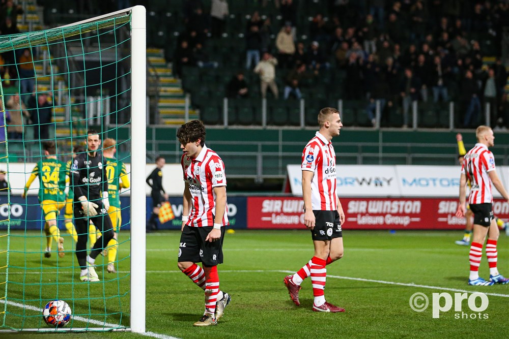 Sparta stelt hevig teleur: gehavend ADO bekert verder