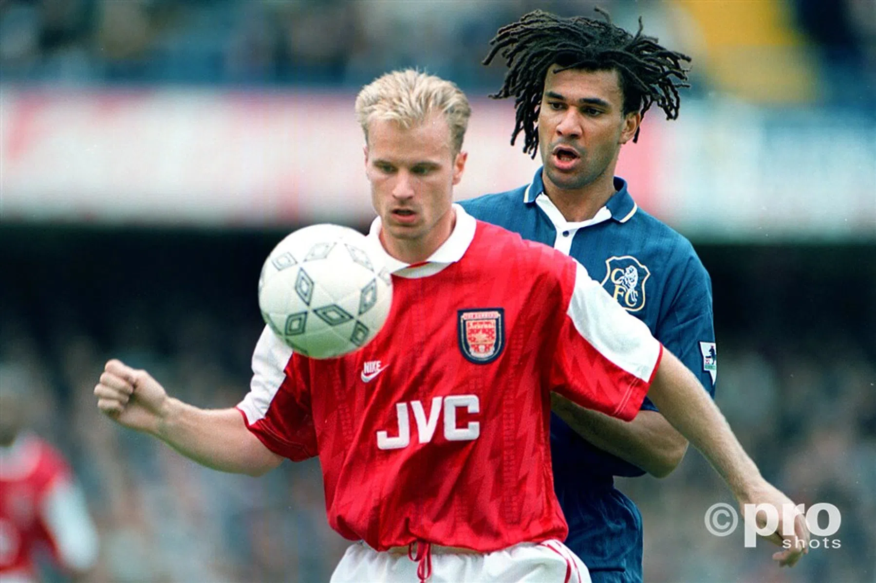 Bergkamp bezorgt Seaman slappe lach met anekdote over Ian Wright