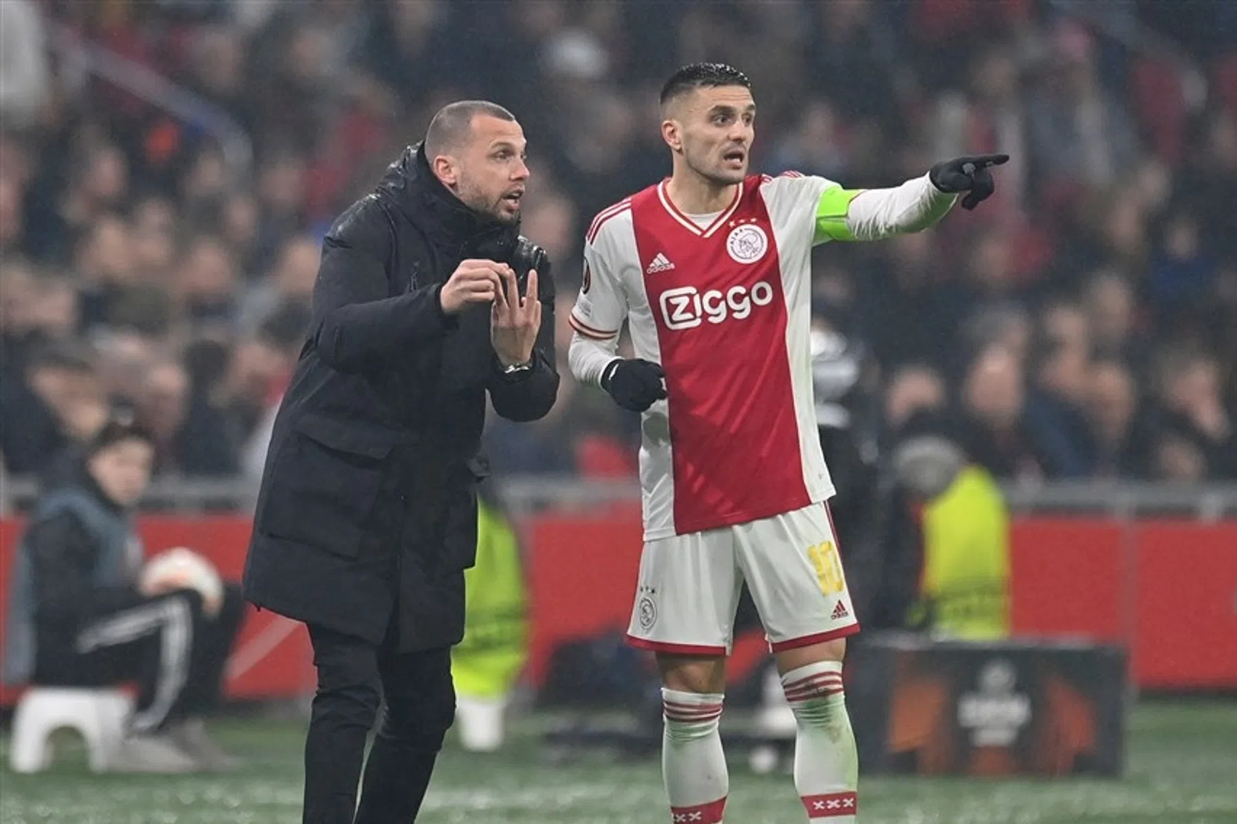 'Ajax heeft Heitinga misbruikt en hem als een baksteen laten vallen'