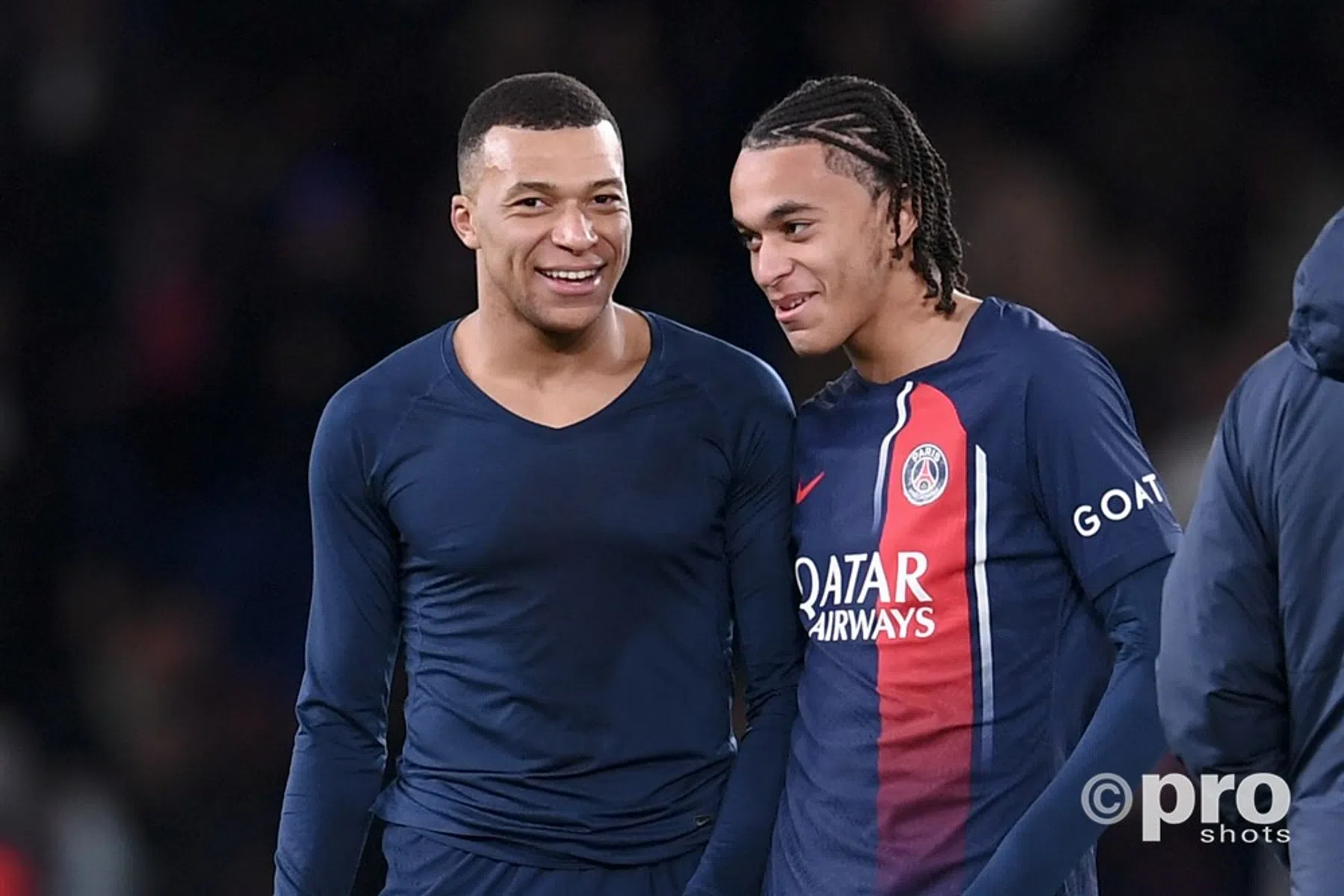 Ethan Mbappé (16) maakt PSG-debuut: 'Een leuk cadeau voor mijn broer'