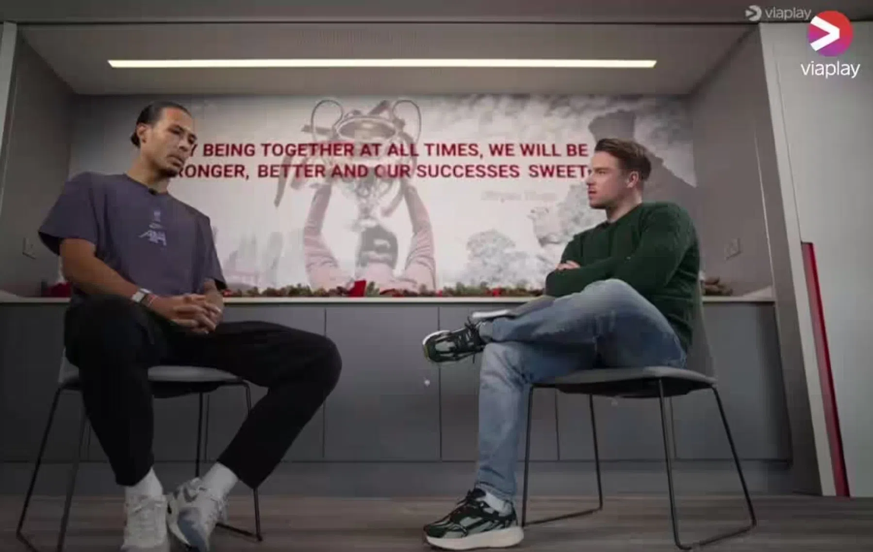 Van Dijk geniet van Gakpo en Gravenberch bij Liverpool