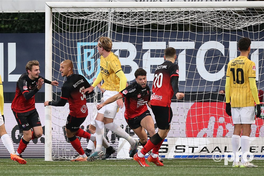 Hattrick van Botos levert Helmond slechts één punt op