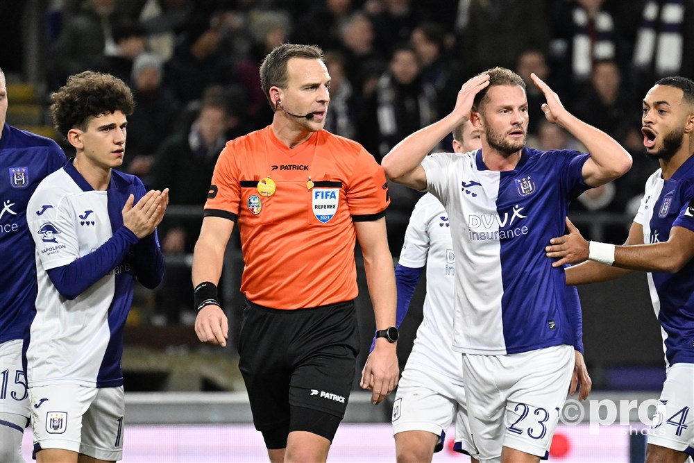 Penaltyklucht in Brussel eindigt in volledig onbegrip