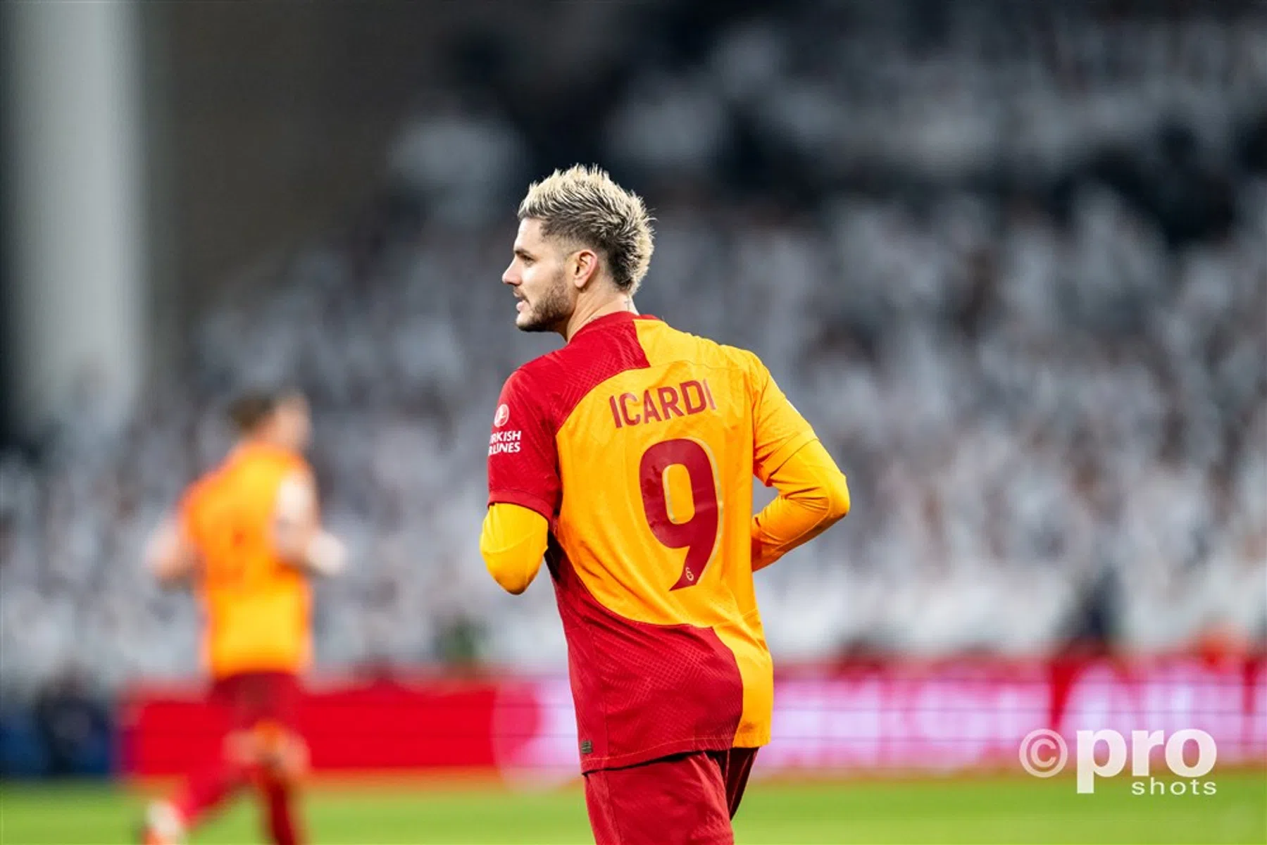 Woedend Galatasaray deelt foto van blauw oog van Icardi