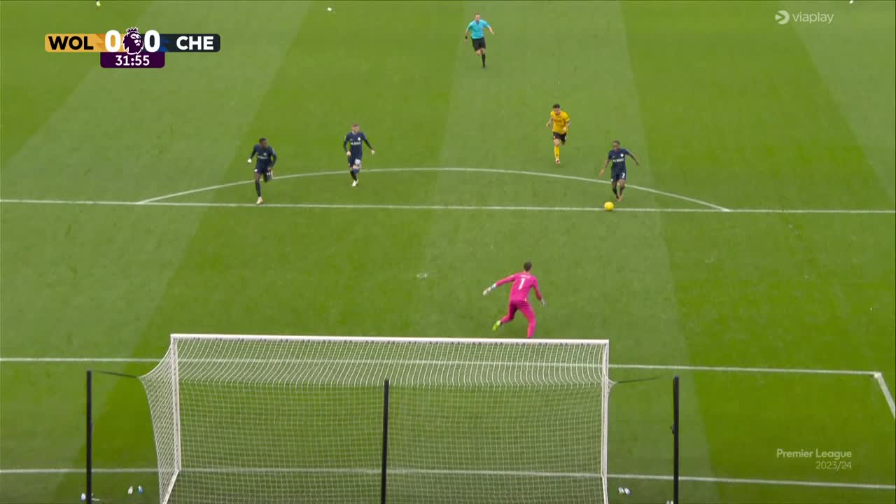 Zeldzaam egoïstisch: Sterling weigert bal af te leggen en faalt