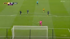 Thumbnail for article: Zeldzaam egoïstisch: Sterling weigert bal af te leggen en faalt