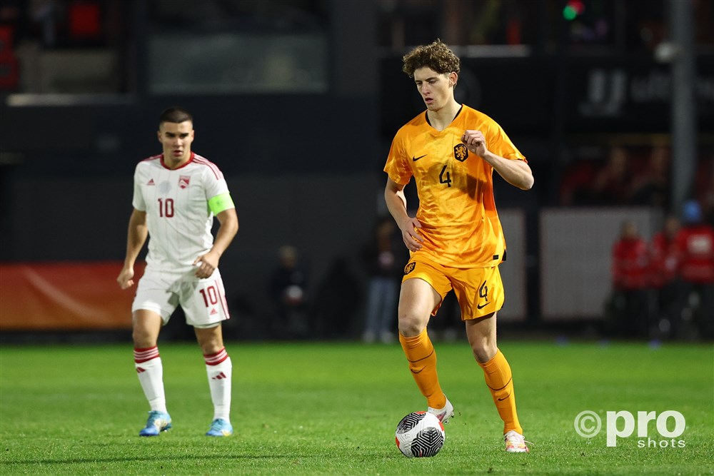 'AC Milan verzamelt veel info over jeugdinternational Van Breemen'