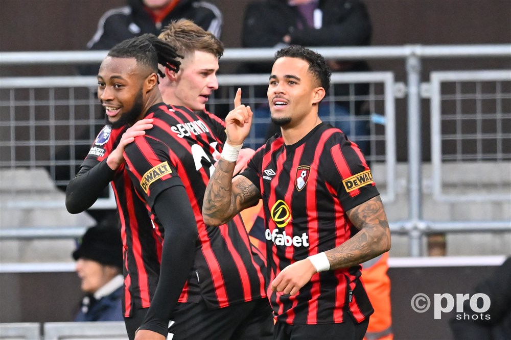 Bournemouth juicht dankzij Kluivert en Sinisterra, dosis geluk voor Luton